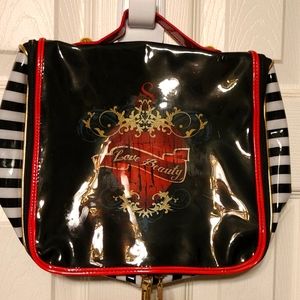 Travel bag cosmetic organizer